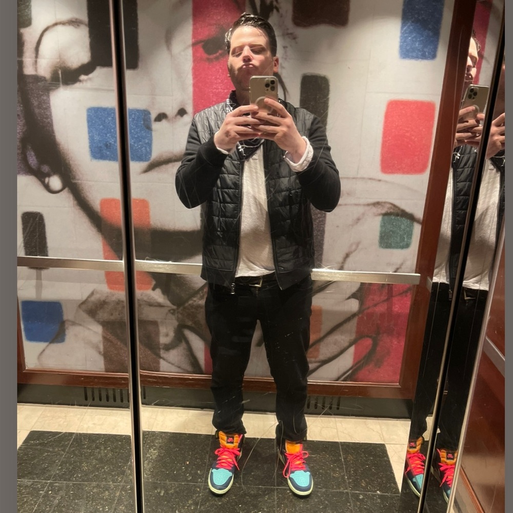 Meet your ME, Your Posher, Zak!